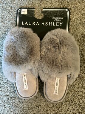 Laura Ashley Gray Plush Faux Fur Slide Slippers 5/6 NWT